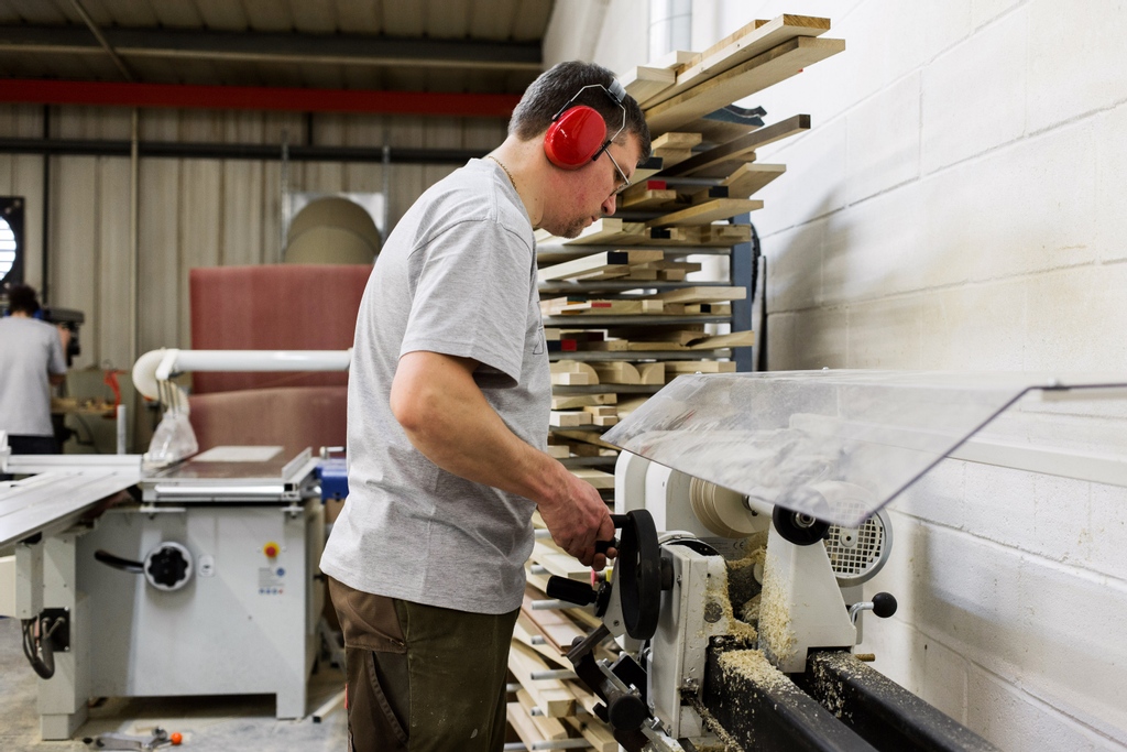 With over 60 years of experience between them, our joiners and cabinet makers can create kitchens and furniture for any room in your clients' homes. Everything we do is bespoke; we bring life to your designs. 
#ArborLaneInteriors #bespoketradefurniture #tradekitchens