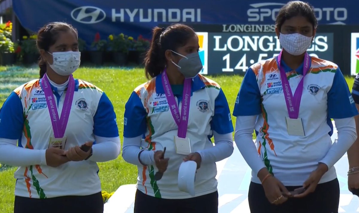 Flyingbirds18's tweet photo. 🇮🇳 Compound Mixed team of Archers @archer_abhishek and @VJSurekha and Compound Women team of #JyothiSurekha #MuskanKirar and #PriyaGurjar bagged🥈 at the #WorldArcheryChampionships2021, Yankton, USA

#ProudMoment
#indianarchery🎯 
#ArcheryWorldChampionships https://t.co/MR3YT2KyMv