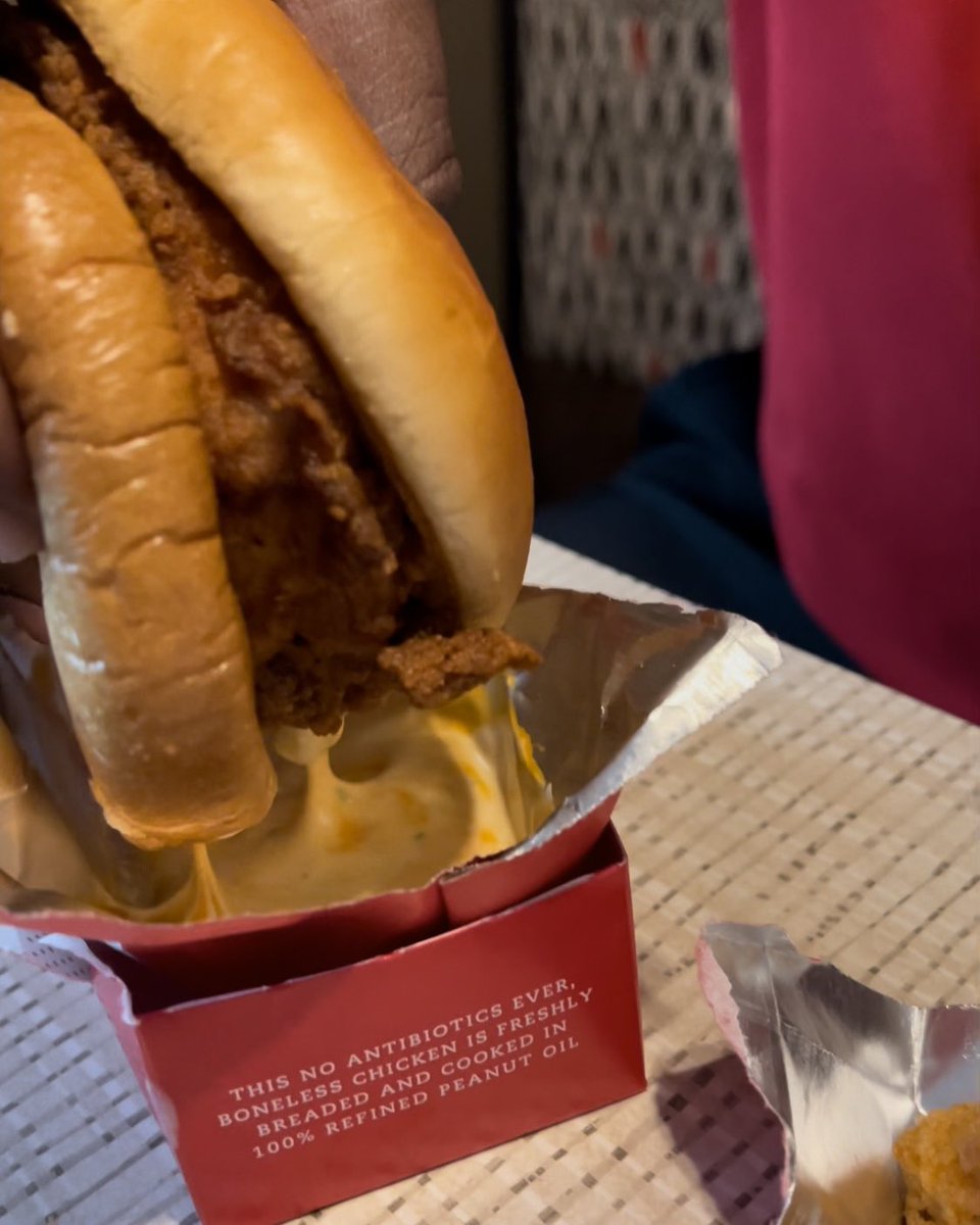 chickfilapsl's tweet image. Lamontae’s secret sauce🍯 #chickfilahack #saucehack #secretsauce #foodie