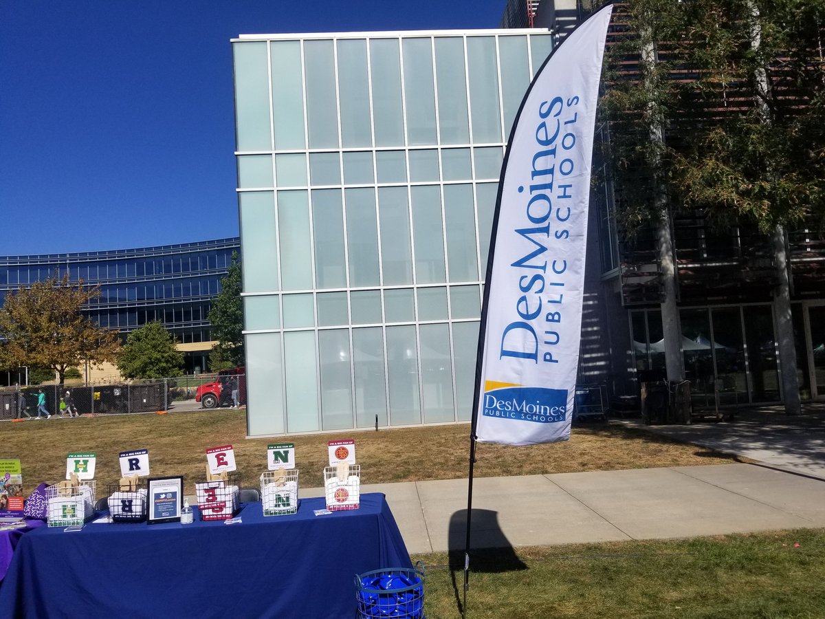 Can_DoAttitude's tweet photo. @DMschools Check us out at the Latino Heritage Festival happening right now at the downtown Western Gateway in Des Moines!! #DMPSLatino https://t.co/auGOw73uDx