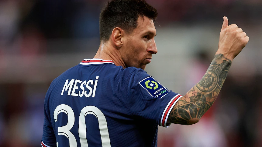 CrewsMat10's tweet photo. PSG have lost 0 (ZERO) games since they signed Messi.

This is why Messi is the greatest of all time. https://t.co/HVO0asAaiy