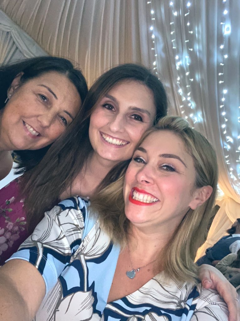 juicycoops's tweet photo. #Downingwedding2020 https://t.co/oQMFrzphIi