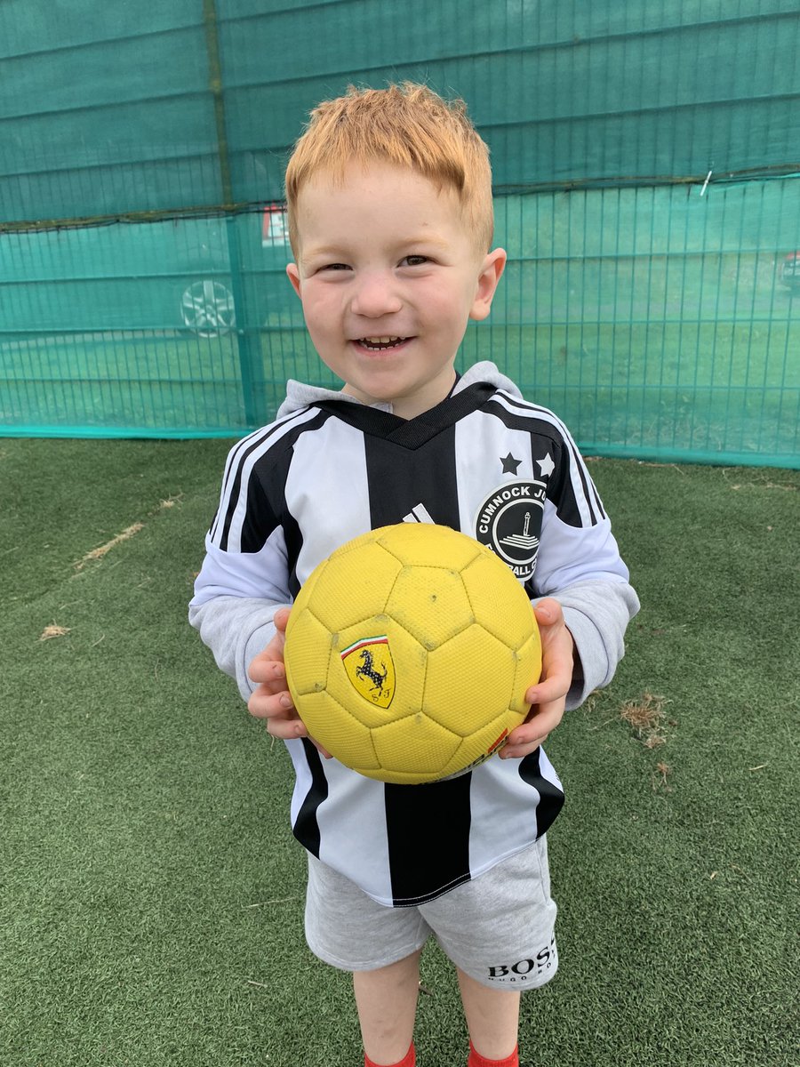 The one good thing about today’s game… <a href="/FormartineUtd/">Formartine United Football Club</a> finding Lyle’s ball he lost last week and bringing it all the way to <a href="/CumnockJnrsFC/">Cumnock Juniors FC ⭐️⭐️⭐️</a> to return it! Made one wee boy very happy thank you! ⚽️