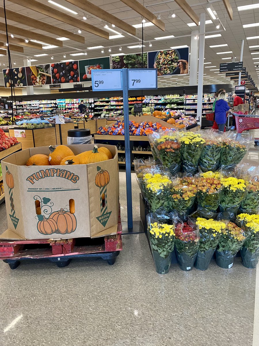 RobSpringer's tweet image. We are ready to take care of our guest midday Saturday at 1768! @Alicia_Michel21 @KD_Kline @Samantha_TGT @brittrader_TGT @StanderTrisha @TiffTarget1767 @allieattarget