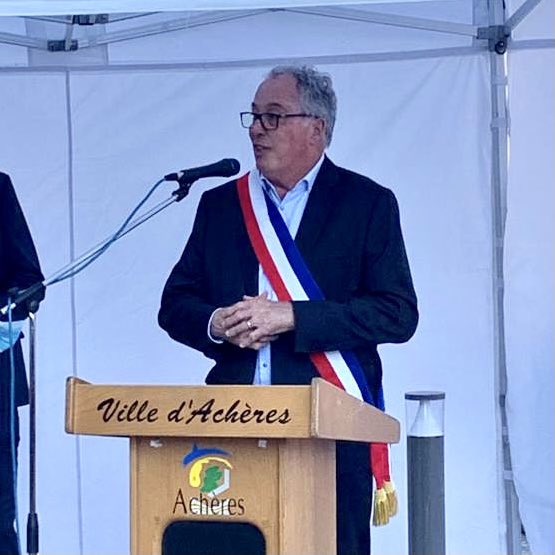 MartadeCidrac's tweet photo. La résidence intergénérationnelle de #Domnis, Les Bergeronnettes, à #Achères a pris son envol !
Merci à @marchonoremaire de son invitation.
François d'Huart et Géraud de Baillencourt, respectivement Pdt et DG de Domnis étaient présents https://t.co/mmBHJfhYs1