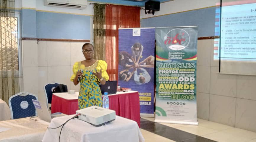viebahoken's tweet photo. J’ai animé ce jour un atelier sur « comment produire du contenu vidéo comme blogueurs vidéates ». Atelier organisé par @UEauCameroun et @BloggersCM.
Merci à @MaitreAFRA
@BloggersCM
@UnescoYaounde
#UEmeetsABC https://t.co/HqU8VuXiqh
