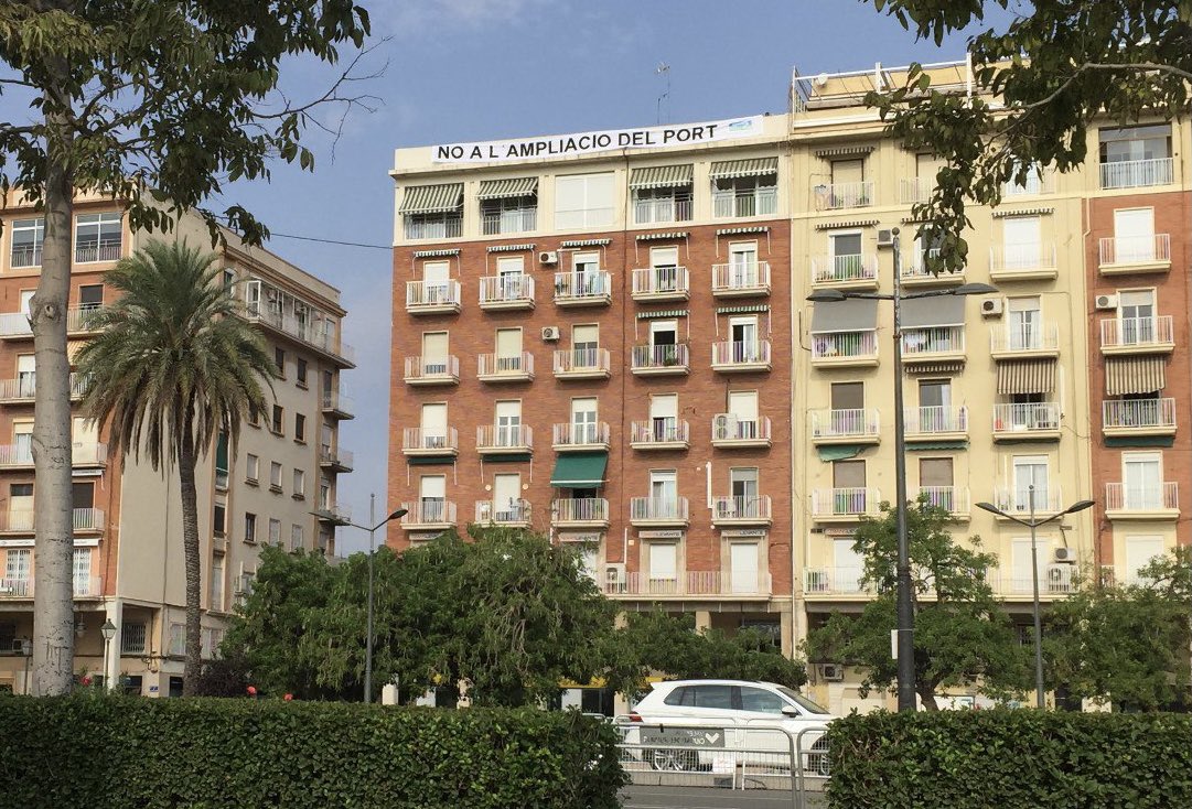 🔊Queda clar?

🚢NO A L’AMPLIACIÓ DEL PORT!! 

<a href="/NoAmpliacioPort/">ComissióCiutatPortValència</a> 
#NoAmpliacioPort #PensemGlobalActuemLocal 
....
<a href="/CuidemCC/">Cuidem Cabanyal-Canyamelar</a> 
<a href="/perlhorta/">Per L'Horta 🍉</a> 
<a href="/ecologistesVcia/">Ecologistes en Acció de València</a> 
<a href="/BarracaForn/">Forn De Barraca</a> 
<a href="/XRValencia1/">Extinction Rebellion València</a> 
<a href="/Greenpeace_CV/">Greenpeace C. Valenciana</a>
@CSOA_Horta 
@AlianzaValencia 
<a href="/JuventudXClima/">Juventud Por El Clima - Fridays For Future España.</a>