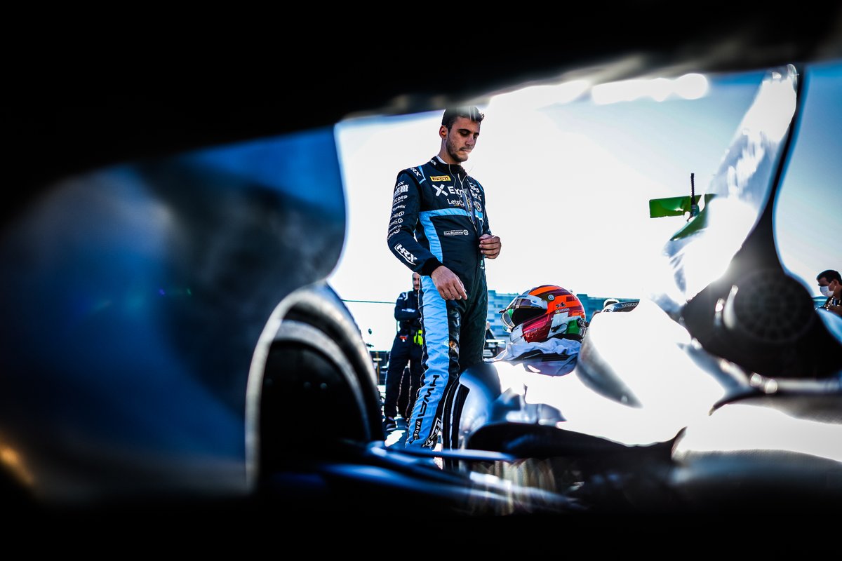 Bene Alessio nella prima gara #F2 #RussianGP #Sochi. Il ragazzo di @hwaag_official ha visto il traguardo in 18° posizione. Per lui, decima volta che vede la bandiera a scacchi su 16 gare svolte. Non male per un rookie con poca esperienza.