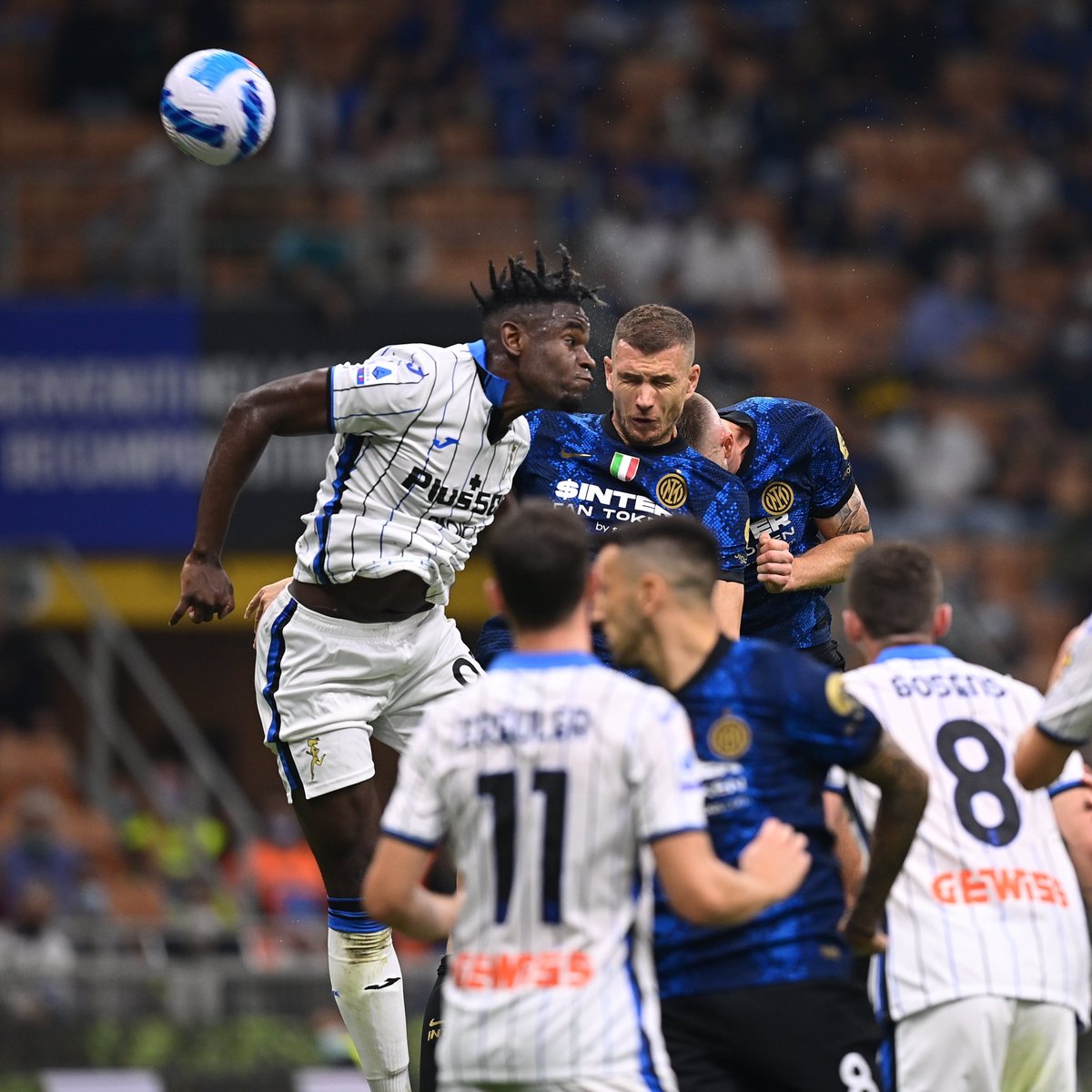 Inter_id's tweet photo. 💪 | #FORZAINTER

Terus berjuang! ⚫🔵

#InterAtalanta https://t.co/e35dmO1MT0