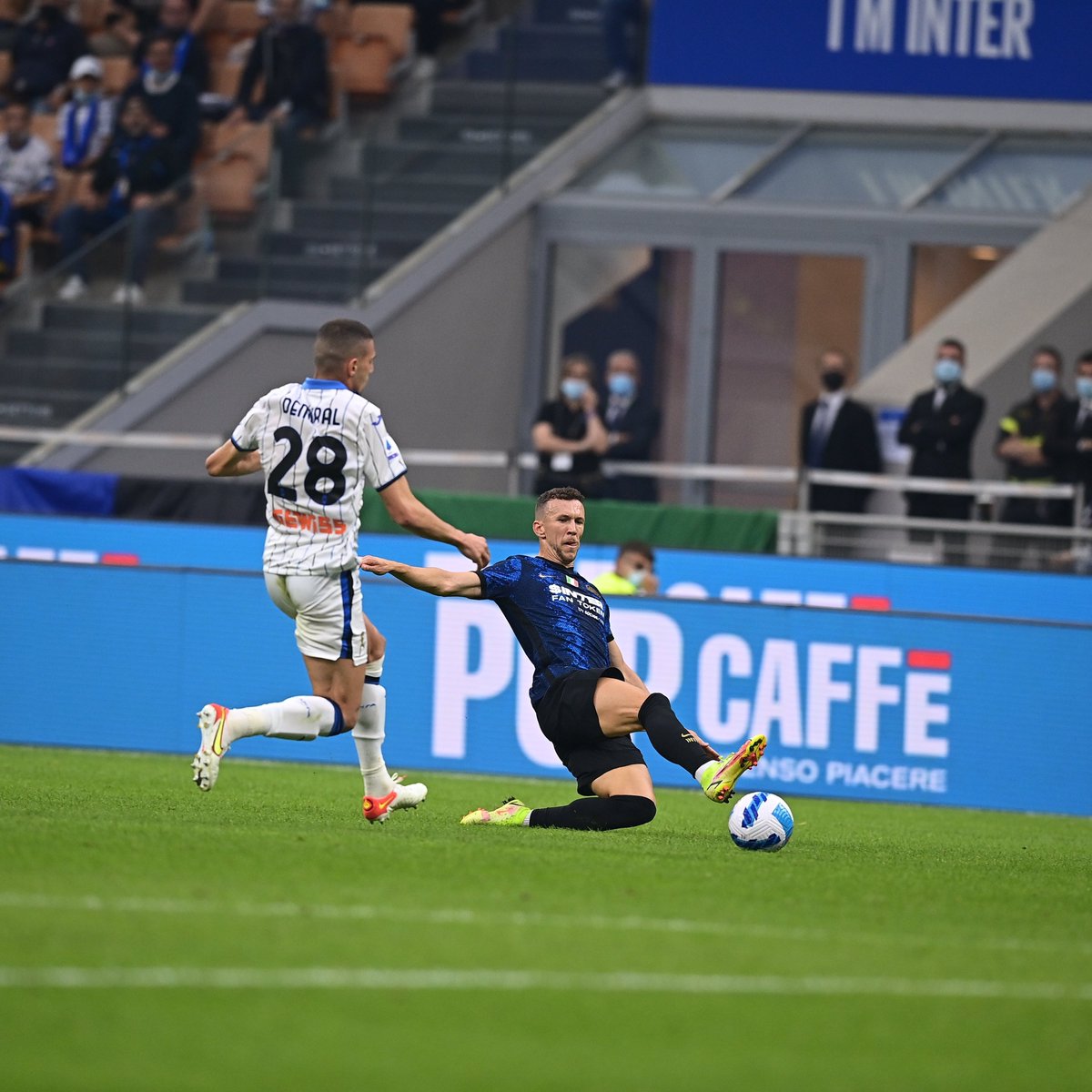 Inter_id's tweet photo. 💪 | #FORZAINTER

Terus berjuang! ⚫🔵

#InterAtalanta https://t.co/e35dmO1MT0