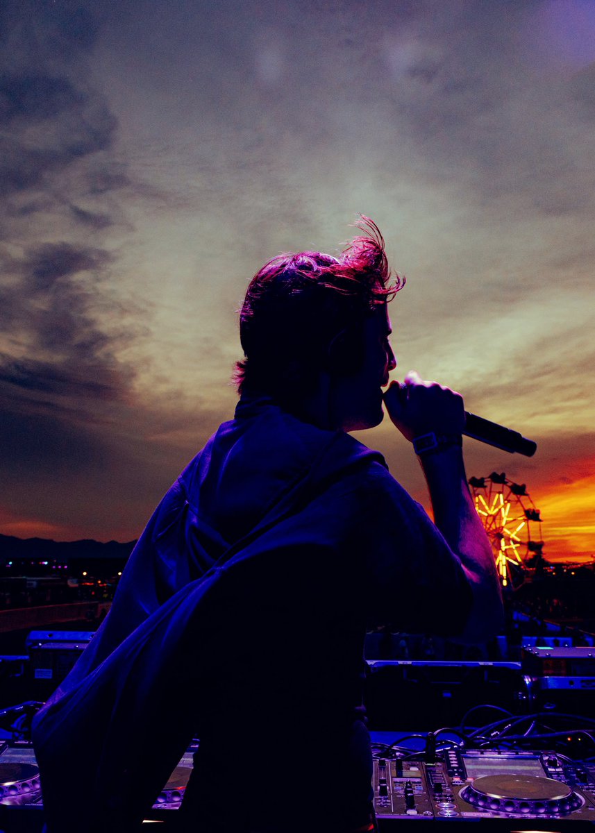 devaultmusic's tweet photo. Goldrush was a dream. nothing like a sunset set in AZ. thanks for having me @goldrushfestAZ till next time 🔥🔥🔥 https://t.co/W2XxLsLVkf