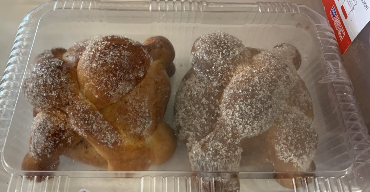 AkumalT's tweet photo. En @AkumalT ya tenemos el delicioso pan de muerto recién horneado o de postre qué tal un pastel de 3 leches https://t.co/yhXAcnItzj