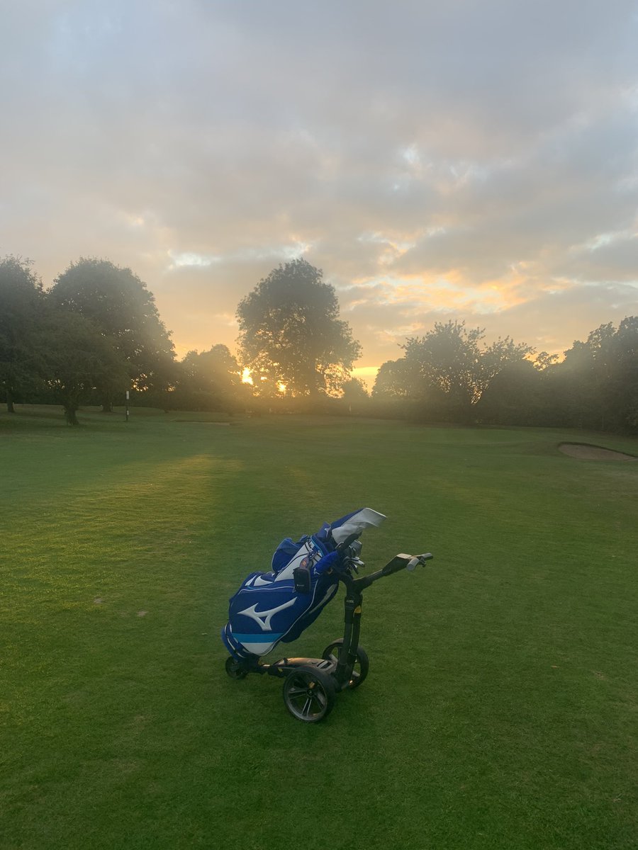 Last of the summer golf …. #nothingfeelslikeamizuno