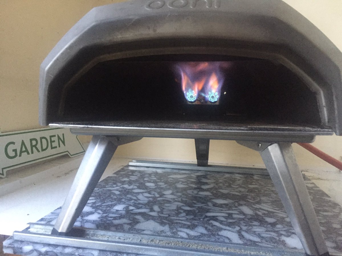 DoverColSchoolH's tweet photo. Hot oven, fresh dough, paddles.... It's pizza night at Mr Irwins for the boys! https://t.co/97LTfrYyRW