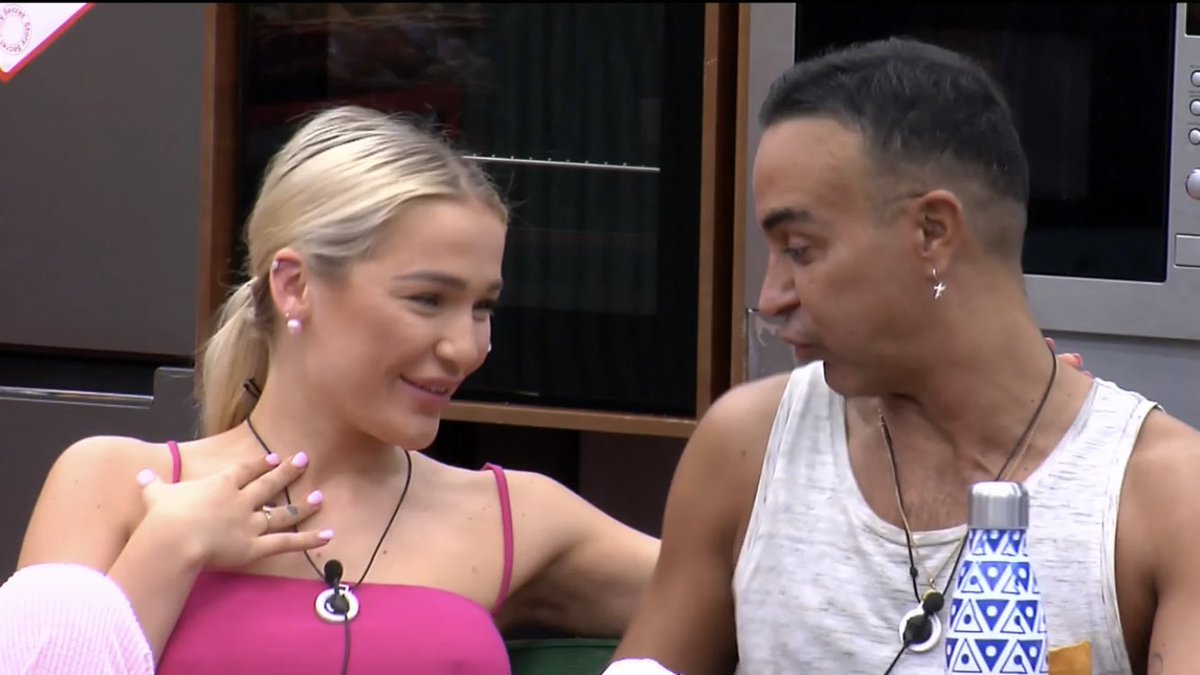 Pitu301's tweet image. Luis y Emmy juntos son un show 😂😂 me encantan #Secret25S