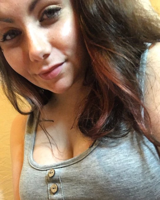 Exactly ONE WEEK until I officially turn 25! https://t.co/D2dLPBwWVN