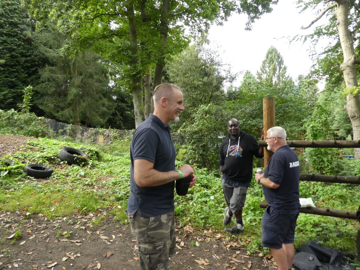 SuttonSnaggles tweet media