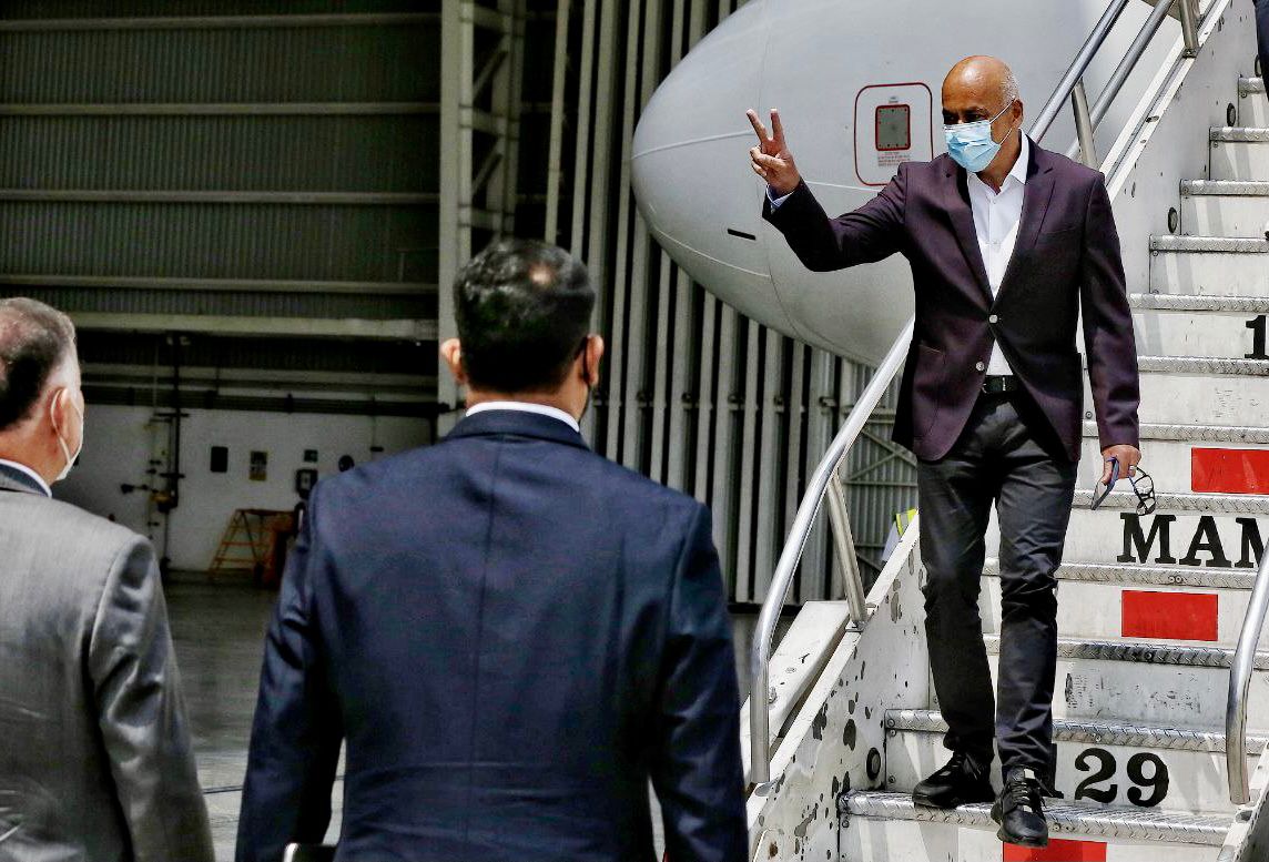 Asamblea_Ven's tweet image. #25Sept El embajador de Venezuela en México @PanchoArias2012 y @RanderPena viceministro para América Latina de la @CancilleriaVE recibieron a los integrantes de la delegación del diálogo venezolano en el aeropuerto internacional Benito Juárez de la ciudad de México.