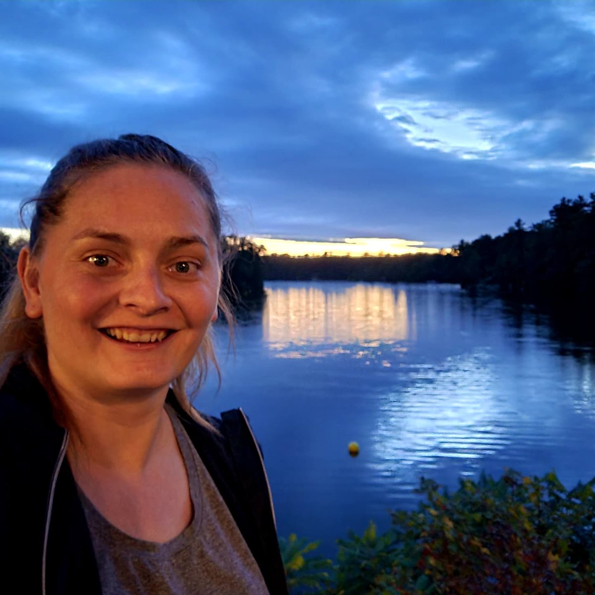AgilitywAmanda's tweet photo. What a beautiful sunset 😊 🌅 

#sunsetselfie #sunsetselfies #sunsetphoto #sunsetphotos #sunset #sunsets #parrysound #parrysoundontario https://t.co/4kENFw9J1e