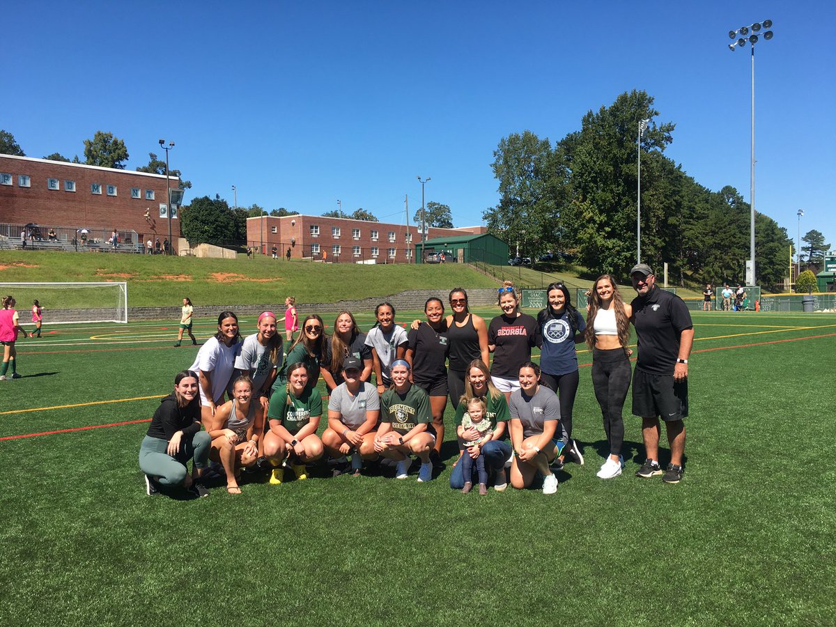 Great to have many of our fantastic alumni back in Demorest for today’s game! Lots of W’s and 🏆 in this group!