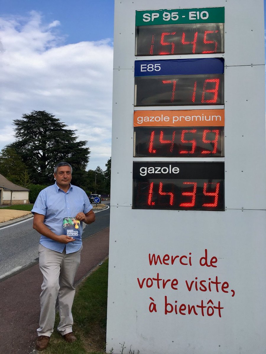 S_Blanchon's tweet photo. Quand on vit dans la ruralité, utiliser sa voiture pour emmener les enfants à l’école, faire les courses ou tout simplement aller travailler, ce n’est pas un choix mais une obligation. @MLP_officiel  s’engage à supprimer la TVA sur la TICPE.
#StopRacketFiscal
#LesAbrets https://t.co/ouhejs5Ahj