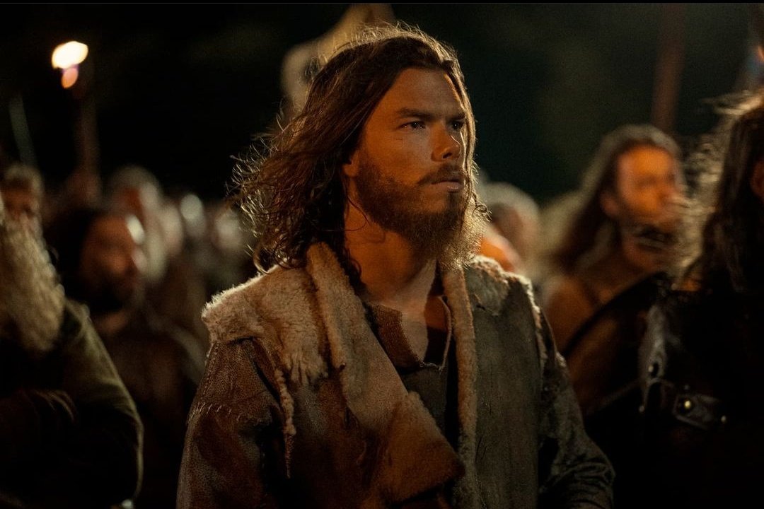 First official photo of Sam Corlett as Leif Erikson in the new Netflix show "Vikings: Valhalla" 🌟