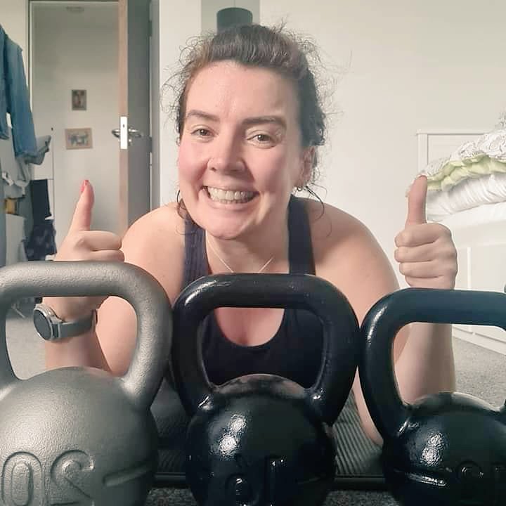 BodyPositive13's tweet photo. Members Joining me from Scotland, Reading, Ibiza and Sweden!
Kettlebell Workout plus Bodyweight..
Love π Our Community ππ€π§ββοΈ
Coach Tinks π€ππ§ββοΈ
#kettlebellworkout #homeworkouts #Cardiffmums #Cardiff #cardifffitness https://t.co/LssKYtvlwK