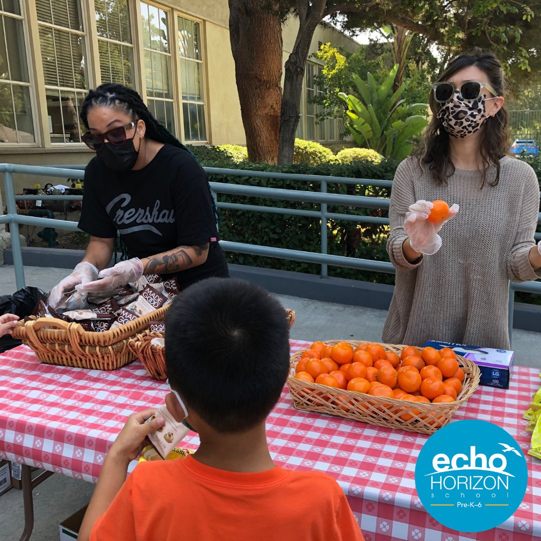 EchoHorizon's tweet photo. It was #FandomDay 🎉 and #BurgerTruckDay 🍔 at #EchoHorizonSchool! Our #students, #faculty, #staff and #parents joined in the #fun. What an amazing Special #SpiritDay! 😊 https://t.co/z4YbdNfMOp