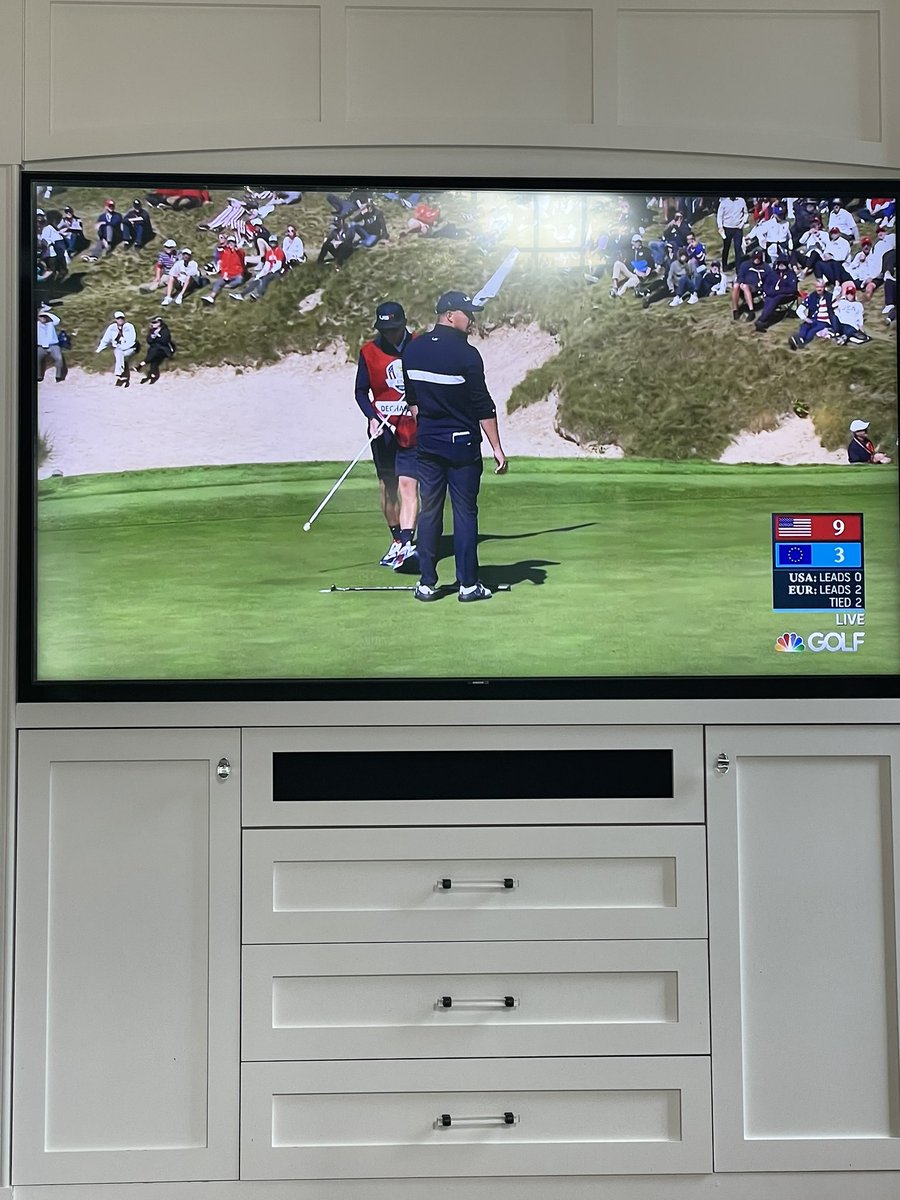 ryanwhitney6's tweet image. Dumb dumb Bryson doesn’t realize this makes no sense when your putter is 5 feet long