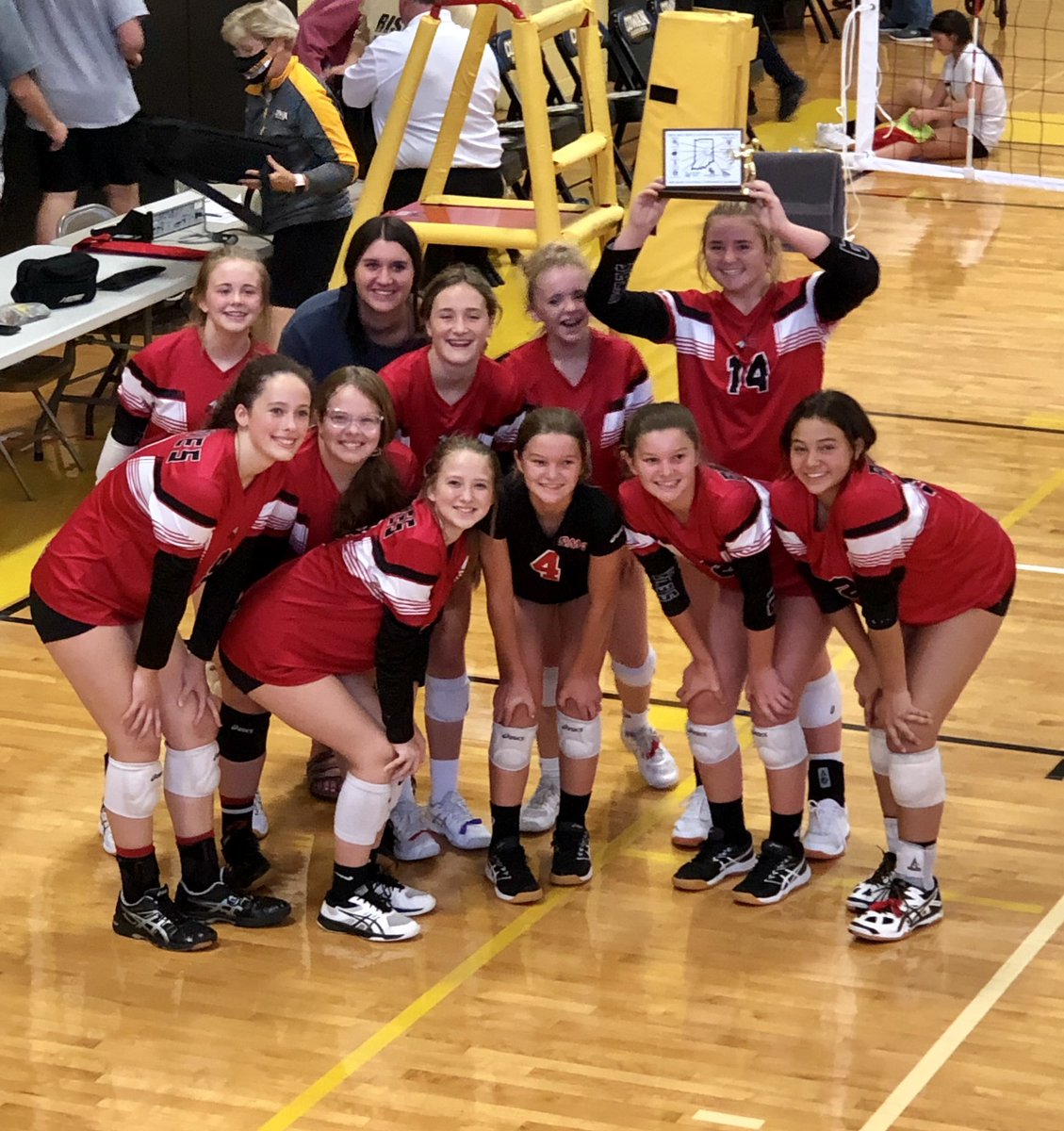 Congratulations to the 8th grade girls onwinning the MEC tournament championship today! #smsbraves #lpselma