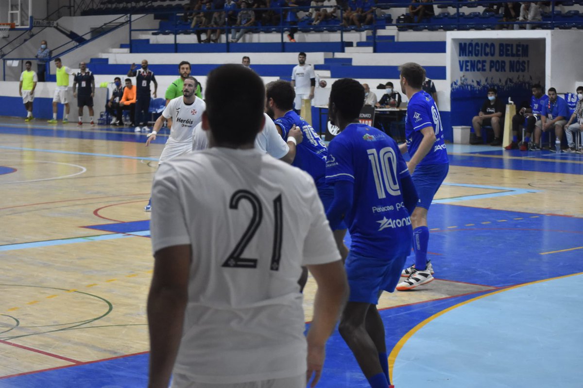 CFosBelenenses's tweet photo. 👉 Placard #Andebol 1, 2ª Jornada:
#Belenenses, 30 - Boa Hora, 27.

Cláudio Pedroso, com 8 golos, foi o melhor marcador dos azuis da #CruzDeCristo! 💙🤾‍♂️🙌

👉 Nacional da II Divisão, 1ª Jornada:
CFB B, 35 - Camões, 31

@AndebolPortugal @placard_pt #tweetpastel https://t.co/9VFPQVg1Yy
