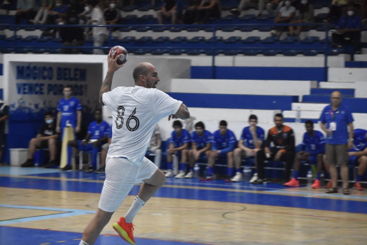 CFosBelenenses's tweet photo. 👉 Placard #Andebol 1, 2ª Jornada:
#Belenenses, 30 - Boa Hora, 27.

Cláudio Pedroso, com 8 golos, foi o melhor marcador dos azuis da #CruzDeCristo! 💙🤾‍♂️🙌

👉 Nacional da II Divisão, 1ª Jornada:
CFB B, 35 - Camões, 31

@AndebolPortugal @placard_pt #tweetpastel https://t.co/9VFPQVg1Yy