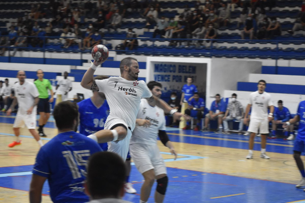CFosBelenenses's tweet photo. 👉 Placard #Andebol 1, 2ª Jornada:
#Belenenses, 30 - Boa Hora, 27.

Cláudio Pedroso, com 8 golos, foi o melhor marcador dos azuis da #CruzDeCristo! 💙🤾‍♂️🙌

👉 Nacional da II Divisão, 1ª Jornada:
CFB B, 35 - Camões, 31

@AndebolPortugal @placard_pt #tweetpastel https://t.co/9VFPQVg1Yy