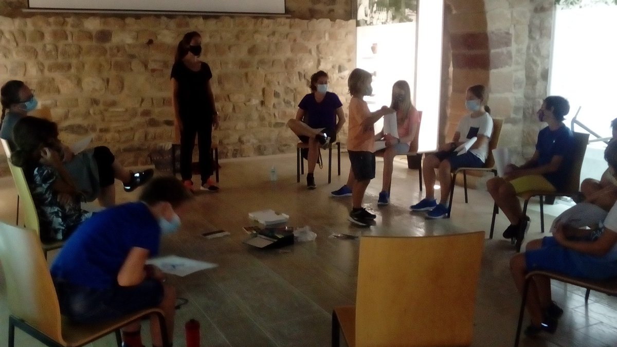 Cuic_Reus's tweet photo. Microtallers d'autoreparació i manteniment de la bici @escamotcoop i d'artteràpia Jordina Papió https://t.co/xXBllW9uJr Bicicletada #SEM21 @AjSelvadelCamp @canalcamp https://t.co/Oq6LHFN9Ee