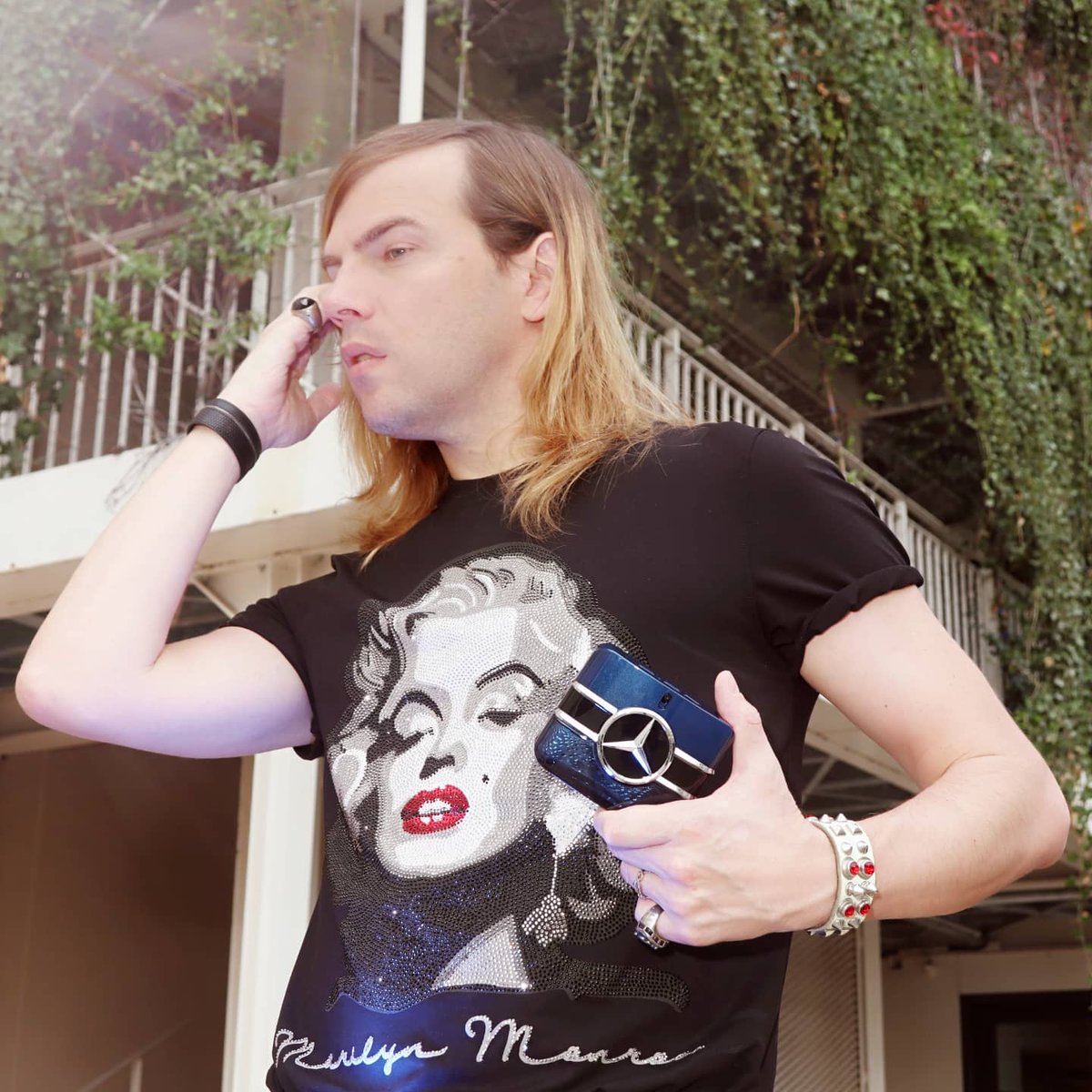 guillarme's tweet photo. #signyoursuccess ⭐ with @MBFRANCE_ #mercedesbenzparfums #parfum #perfume #fragrance #substainable #ecoresponsable #mercedesbenz https://t.co/kMOeCYAFH0