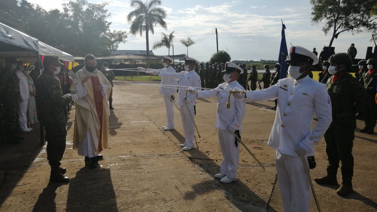 FNA_ArmadaCol's tweet photo. En nuestro #BFIM32 se realizó la ceremonia de ascenso de un personal de Suboficiales. Así mismo, fueron impuestas unas condecoraciones militares a Oficiales, Suboficiales e #InfantesDeMarina profesionales orgánicos de esta Unidad.
¡Bravo Zulú a los ascendidos y condecorados! https://t.co/3tCnz7Dx1G