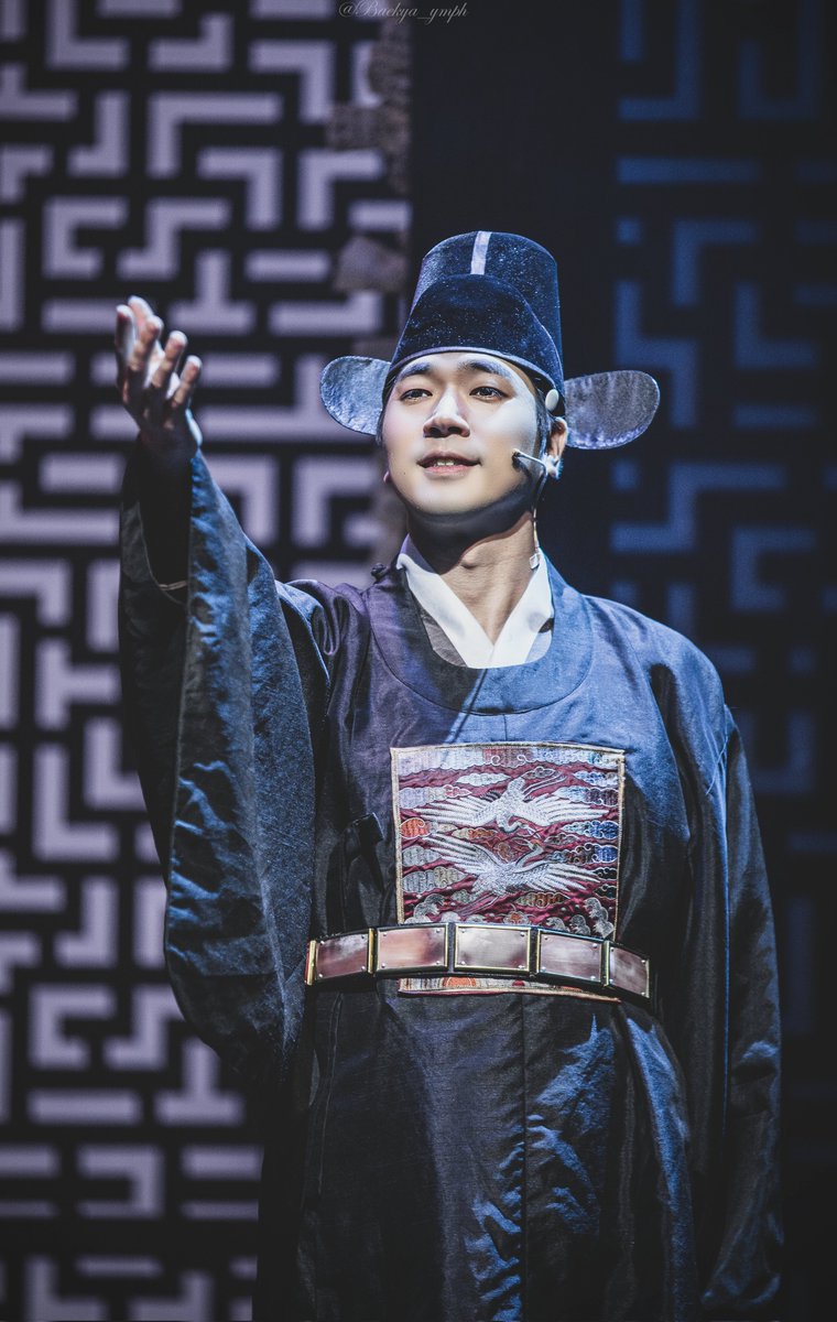 Baekya_ymph's tweet photo. 20925 뮤지컬 <경종수정실록>
커튼콜 데이 

홍수찬 ┃ #정민 배우님

#경종수정실록 https://t.co/dZLj6HKZGK