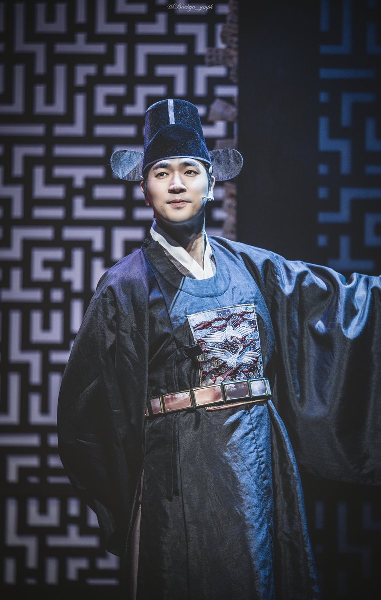 Baekya_ymph's tweet photo. 20925 뮤지컬 <경종수정실록>
커튼콜 데이 

홍수찬 ┃ #정민 배우님

#경종수정실록 https://t.co/dZLj6HKZGK