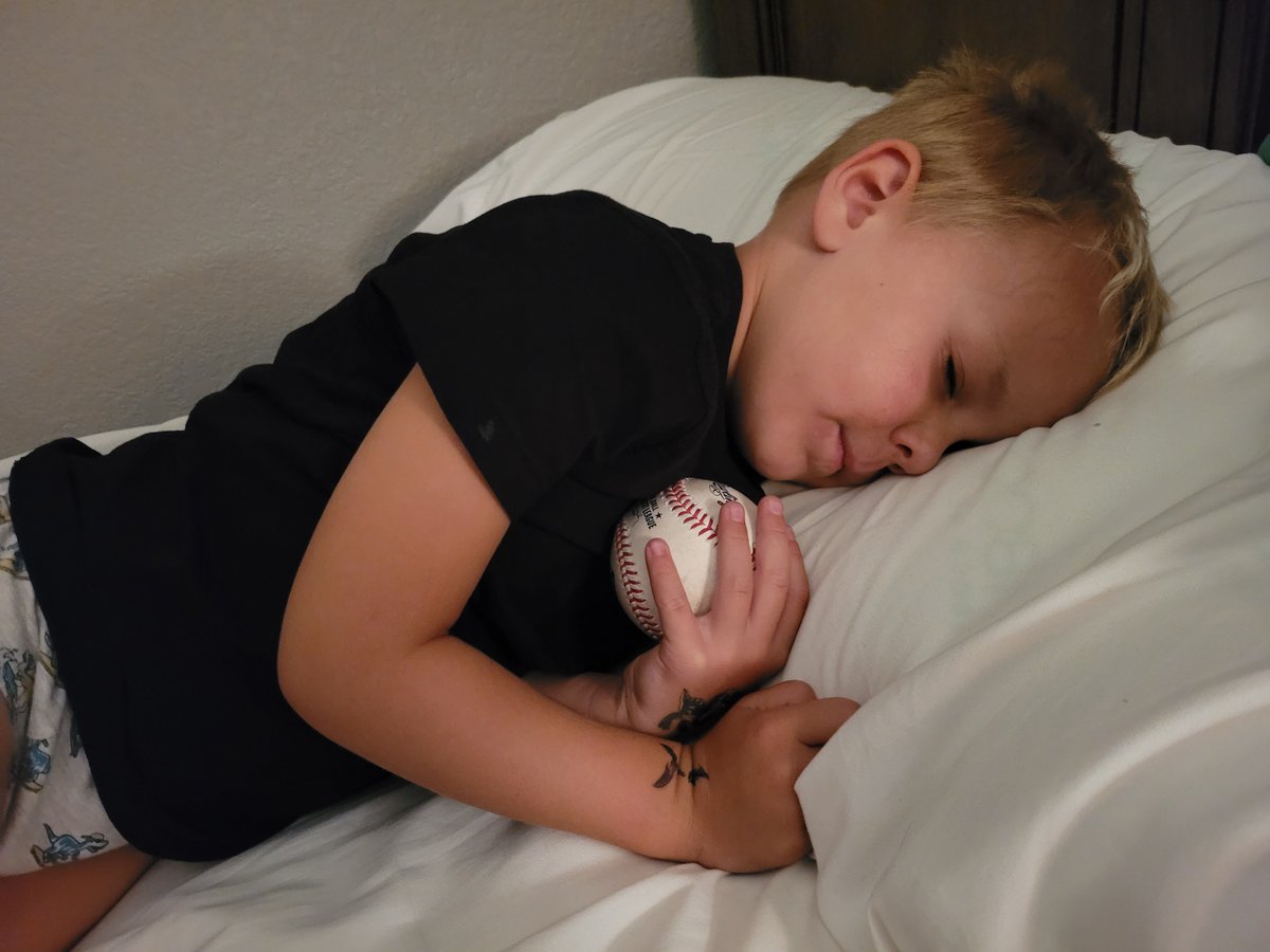 jonmraz81's tweet photo. Thank you @Quack1128 for the ball in #LasVegas last night. I think you have a new fan! @okc_dodgers @Dodgers #baseball https://t.co/5yyR9UADgW