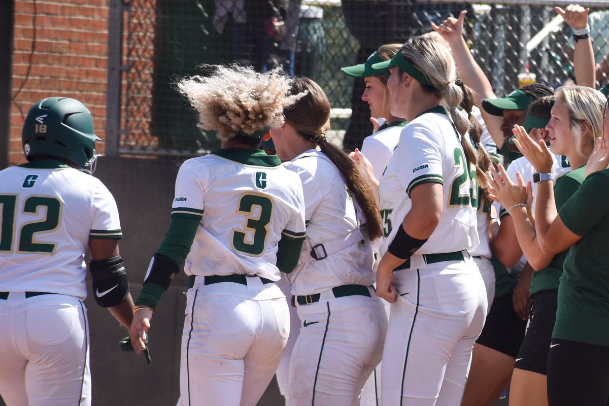 CharlotteSB's tweet photo. TOO FRESH!!

Freshman Mackenzie Marell whacks the second pitch she sees for a solo shot in the eighth!

#GoldStandard⛏ https://t.co/pud5mIFSvt