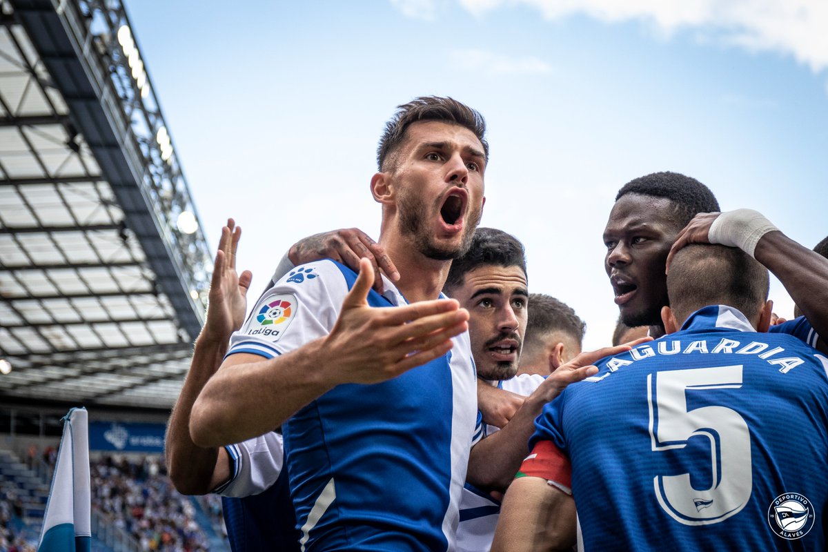 Alaves's tweet photo. ✌️ ¡𝐐𝐔𝐄́ 𝐆𝐑𝐀𝐍 𝐒𝐀́𝐁𝐀𝐃𝐎! 😍

#GoazenGlorioso 🦊
#GoazenGloriosas 🦊 https://t.co/7hmMdRq6ru