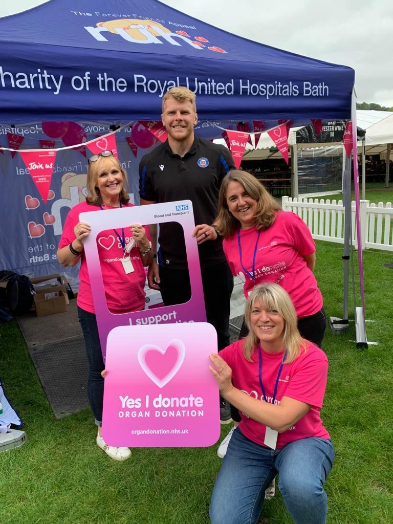 Thank you <a href="/bathrugby/">Bath Rugby</a> for letting
<a href="/ruh/">るぅ</a> representatives from Critical Care &amp; ED raise awareness about  organ donation 💕 #bathrugby #OrganDonationWeek