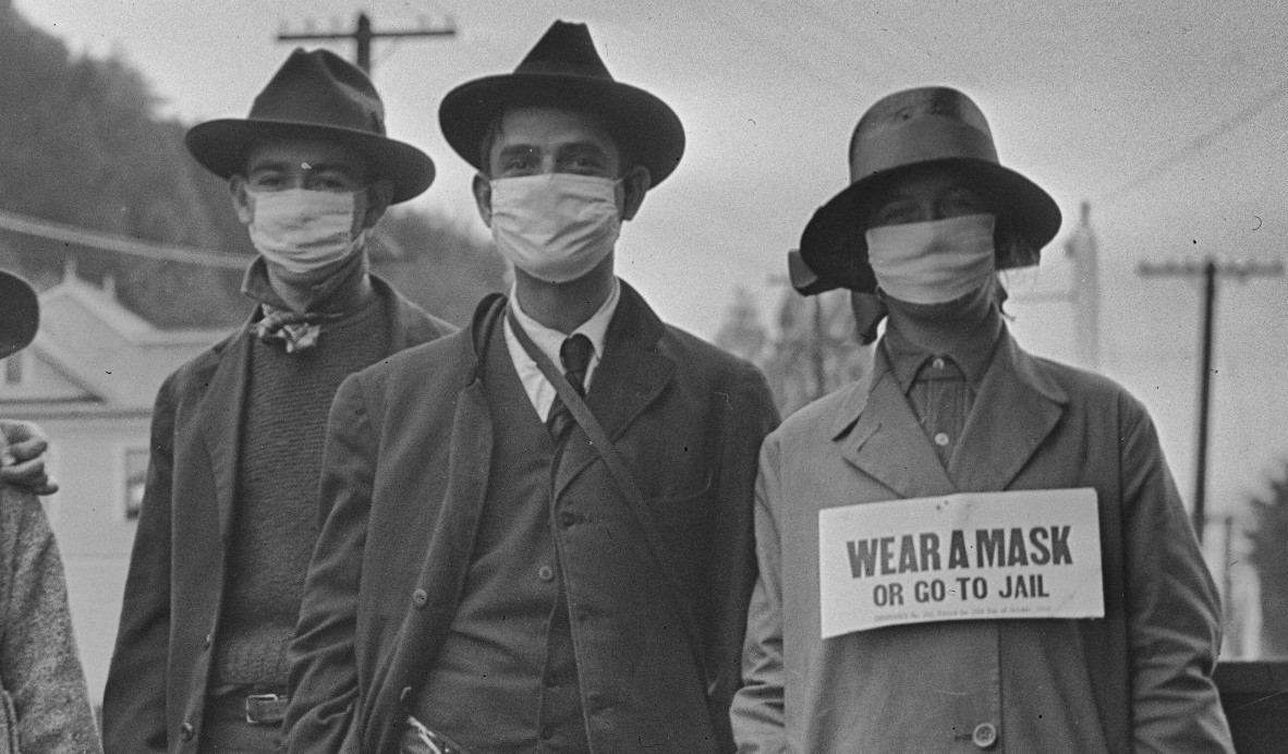 fikirce_'s tweet photo. İspanyol Gribi’nin 2. dalgası esnasında 1918 yılında California’da çekilmiş bir fotoğraf.⠀
“Maske tak ya da hapse gir.”⠀
⠀
via: historyphotographed
#aşı #maske #covid19 https://t.co/4mVhN77bke