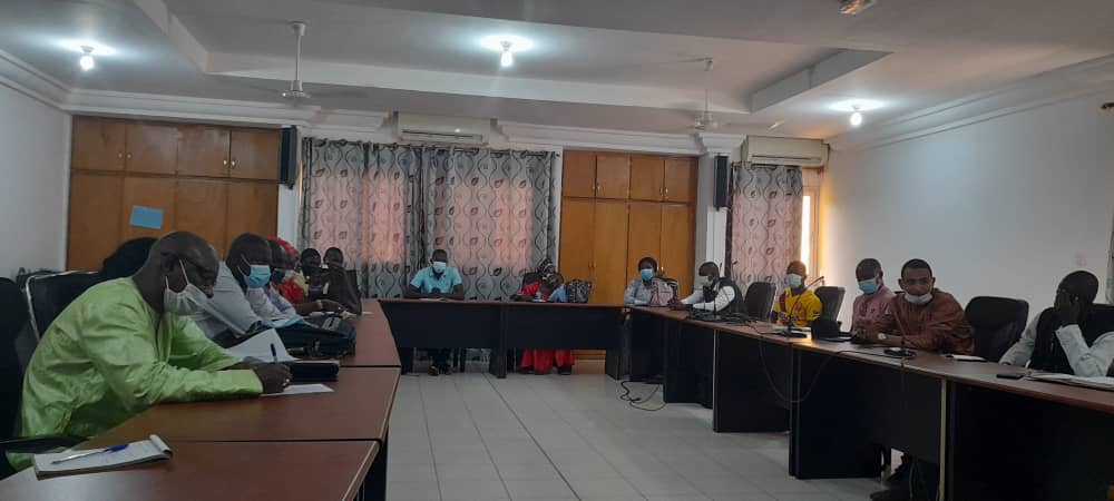 #UNFPA renforce la chaîne d'approvisionnement des médicaments au #Mali par le déploiement de 3️⃣6️⃣ Assistants Logistiques à la Direction de la Pharmacie et du Médicament.

Prise de contact avec le DG de la #DPM et sa nouvelle équipe le 23 Sept.
<a href="/SwedeninML/">Suède au Mali</a> <a href="/NLauMali/">Ambassade des Pays-Bas au Mali</a> <a href="/GouvMali/">Primature du Mali</a>