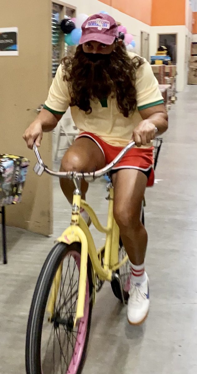 Special Guest Forest Gump running 🏃‍♂️ for success sharing at 6310! Congratulations to all, THANK YOU FOR TAKING CARE OF OUR CUSTOMERS 🔥🎉👌🏻<a href="/District266/">District 266</a> <a href="/NargisRamasami/">Nargis Ramasami</a> <a href="/Tayonewelsh/">Tayone Welsh</a> <a href="/JoeRSantelia/">Joe R Sant'Elia</a>