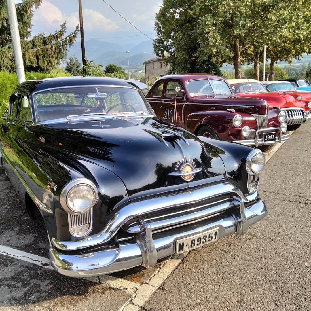 xescoviaplana's tweet photo. Aquest cap de setmana no et perdis el festival #pinepeak a l'aparcament Dr. Peiró de #laSeu. Vehicles impressionants, música, balls i molt més. https://t.co/ZCCCL3pvdP