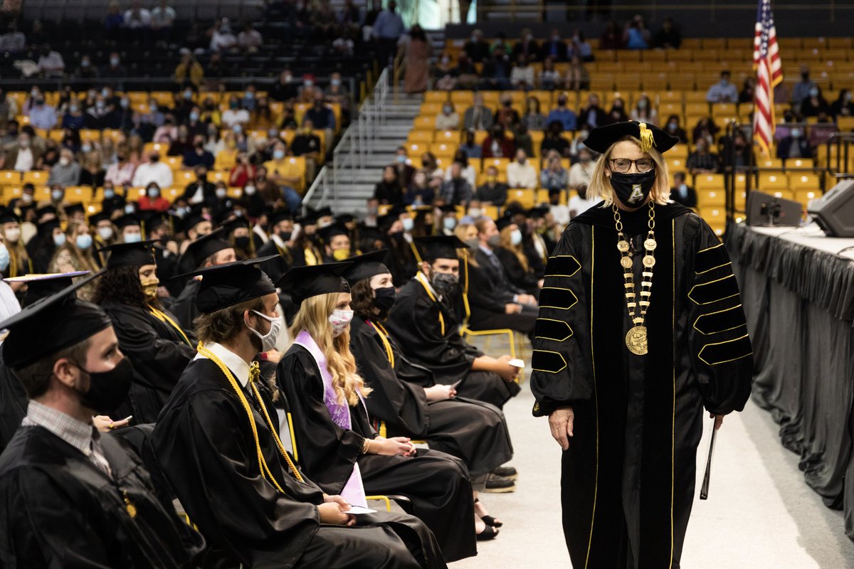appstate's tweet photo. Here are some sights from the 1pm ceremony today. Congrats, #AppStateClassof2020! https://t.co/ObhgMqsbEz