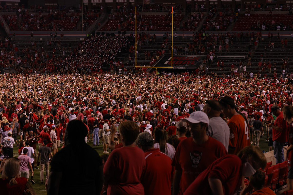 PackFootball's tweet image. 27-21… 🐺🐺🐺🐺

#HTT