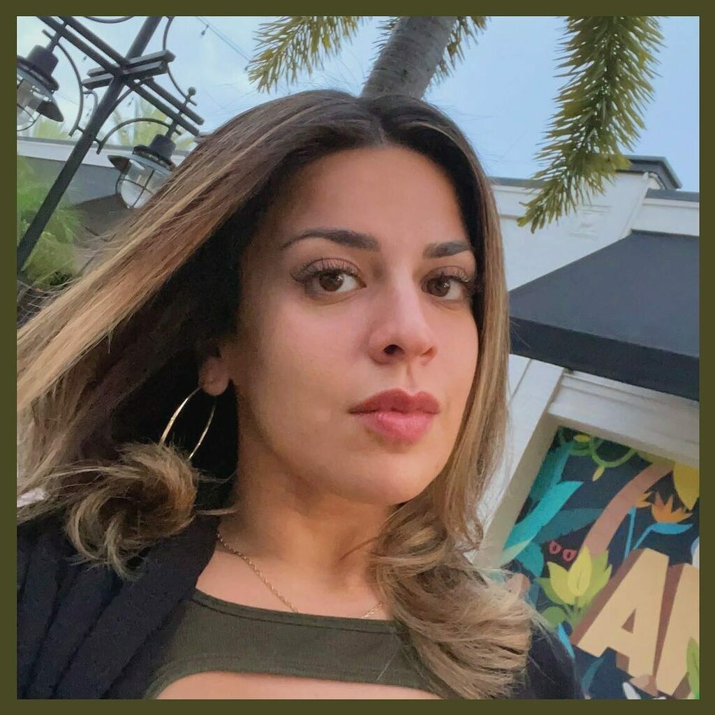 myooqi's tweet photo. a heart full of gratitude is priceless
❤️🙏🏽 
.
.
.
.
#sotd #nomakeup #pura #bellezanatural #beauty #aventura #welcomefall #miami #girlswholift #acsm #personaltrainer #performance #growthmindset #gratitude #blessed #strongnotskinny #goalgetter #healthy #w… https://t.co/JiIw9n5elR https://t.co/uZJB4Vokla
