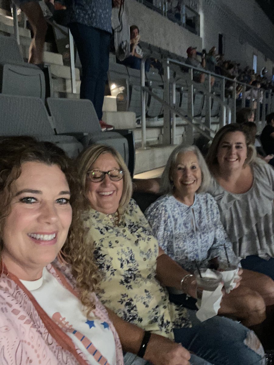 KStanely's tweet photo. So excited to see Blake, Martina &amp; Trace with these ladies! ❤️#bsfortworth https://t.co/kC3XTcypvQ